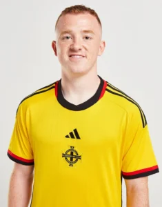camiseta_irlanda_del_norte_reserva_2022_uno