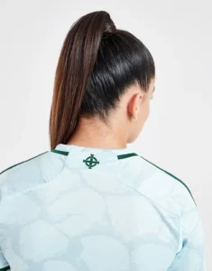 camiseta_irlanda_del_norte_reserva_mujer_2023_frente