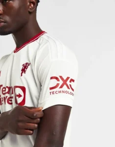 camiseta_manchester_united_tercera_equipacion_23-24_principal