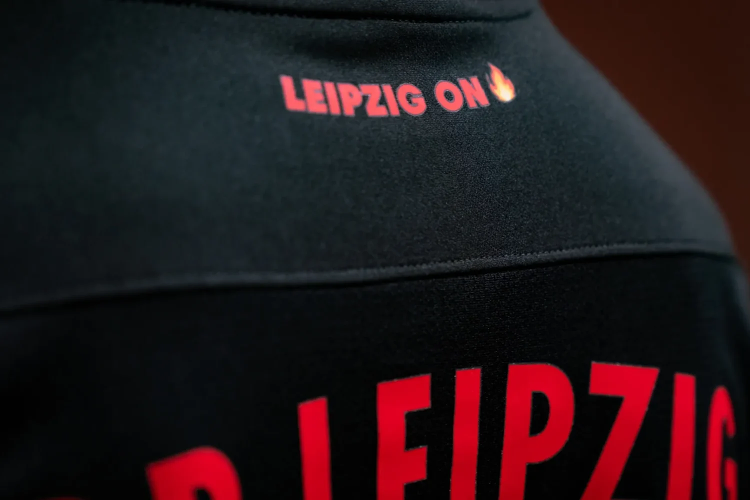 rb_leipzig_esquipacion_on_fire_2024_seis