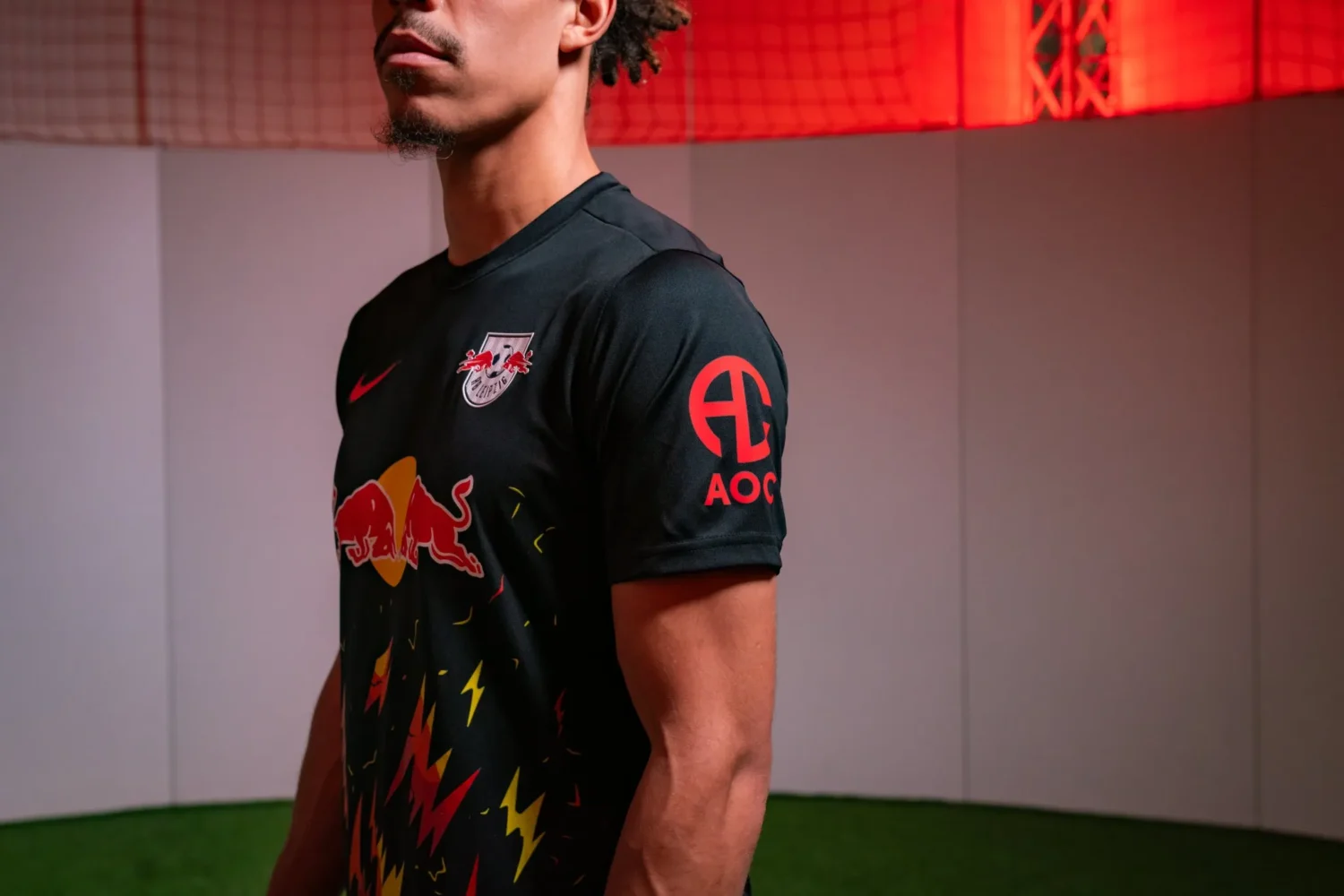 rb_leipzig_esquipacion_on_fire_2024_siete
